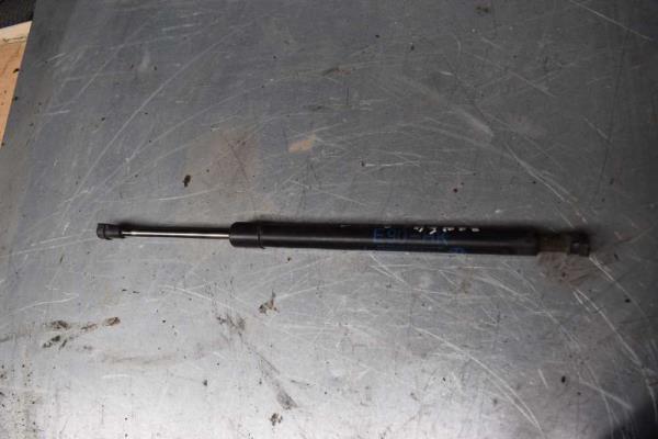 VERIN BMW SERIE 3 E90 - Vue 1